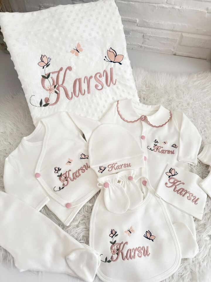 Kız bebek 10 parça hastane çıkış seti.