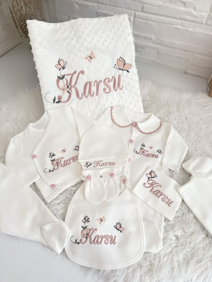 Kız bebek 10 parça hastane çıkış seti.