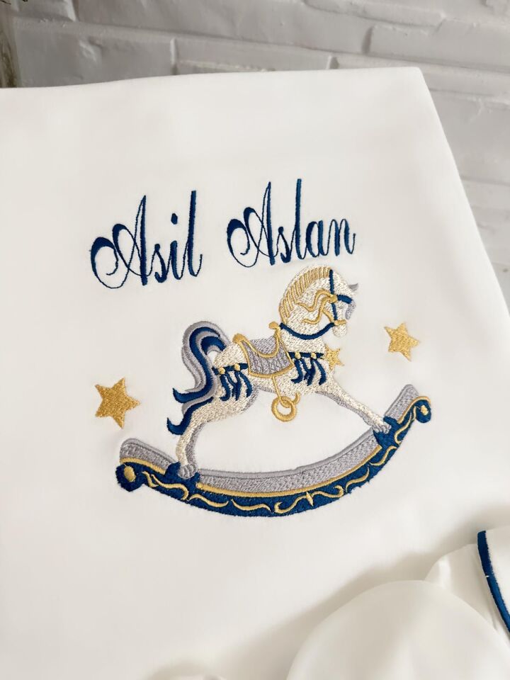 Erkek bebek 10 parça hastane çıkış seti.