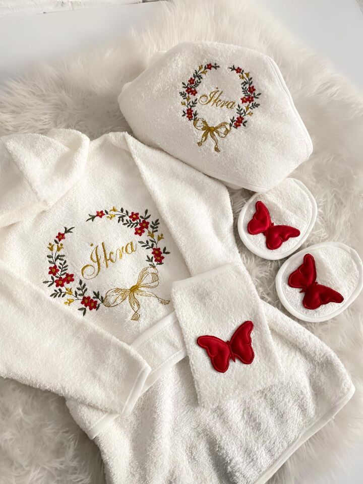 Kız bebek bornoz seti
