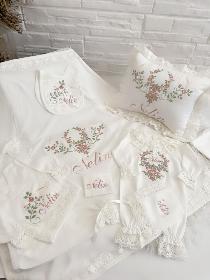 Pamuk dantelli takı yastıklı set.