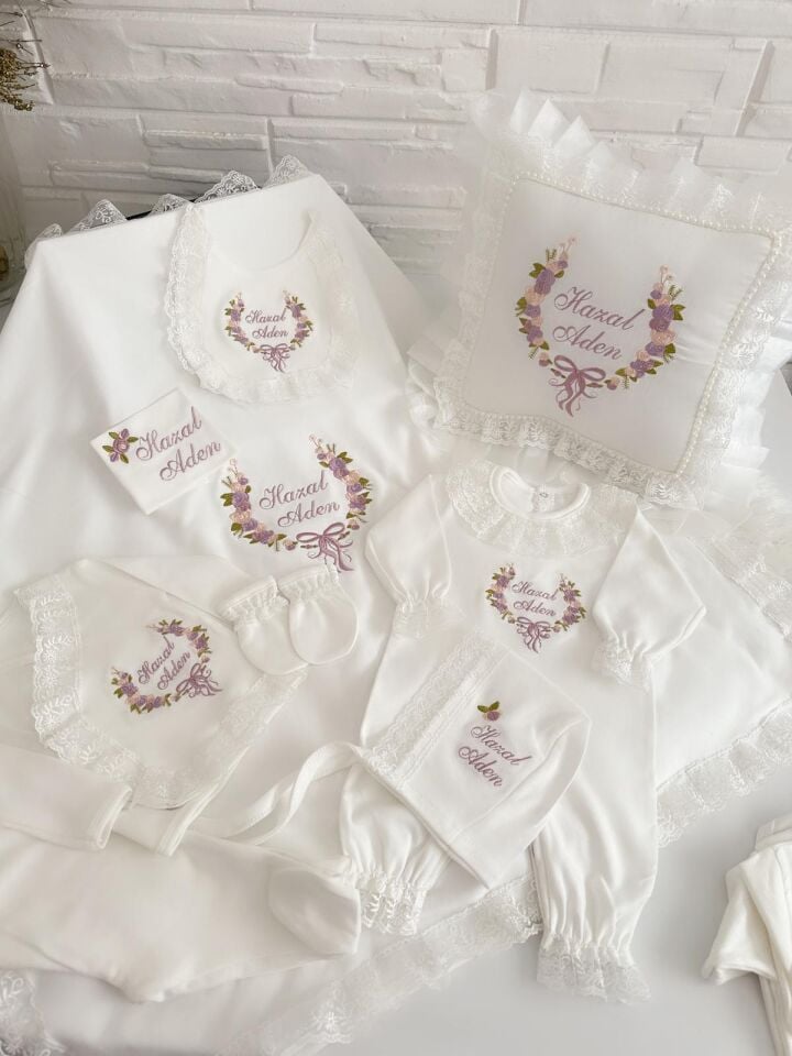 Dantelli takı yastıklı set.