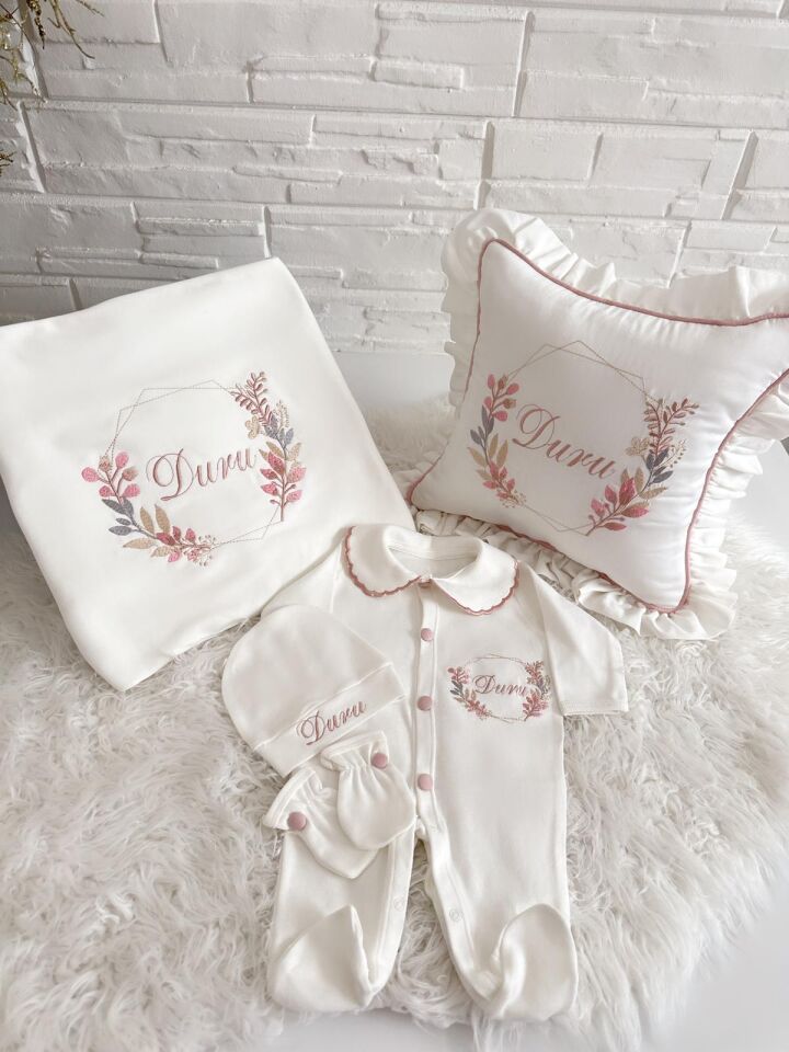 Takı yastıklı tulum bere eldıven set.